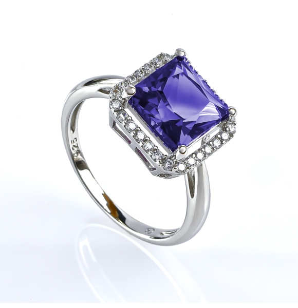 Anillo de Tanzanita con Plata