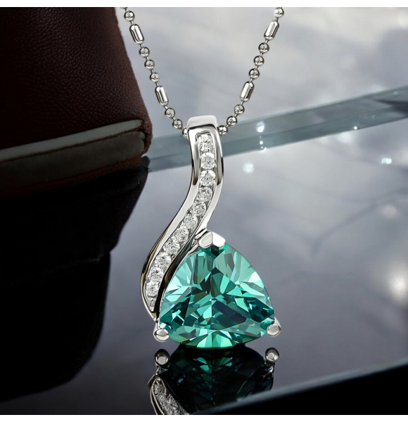 Dije de Plata Fina .925 con Alejandrita Bicolor ( Verde/Azul )