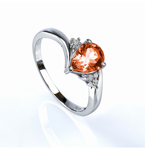 Anillo de Opalo de Fuego en Plata .925 8 mm x 6 mm