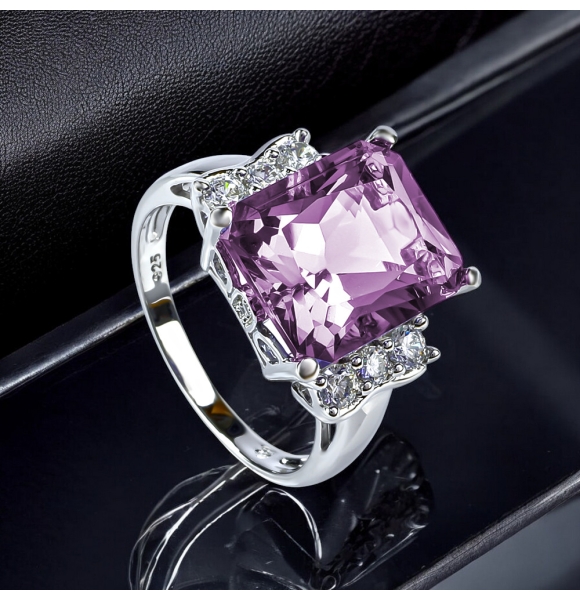 Precioso Anillo de Plata .925 con Alejandrita Azul/Morado