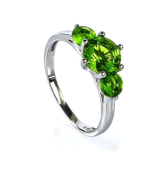 Anillo de Plata Con 3 Piedras de Peridoto