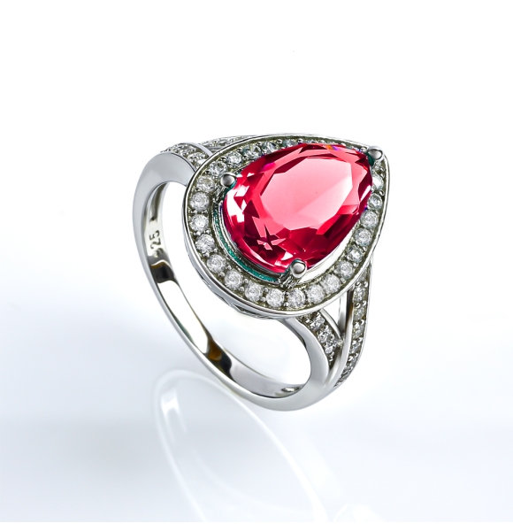 Anillo de Rubi Corte Pera Con Plata de Ley 925