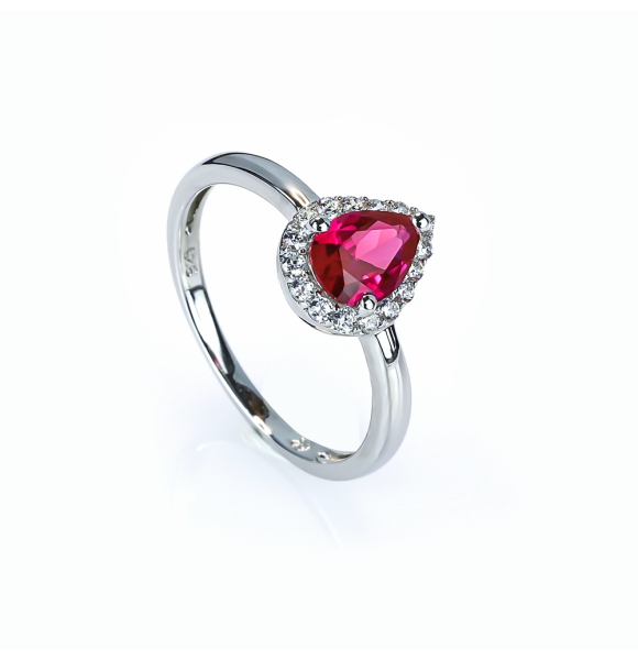 Anillo de Ruby Con Corte Pera 8 mm x 4 mm