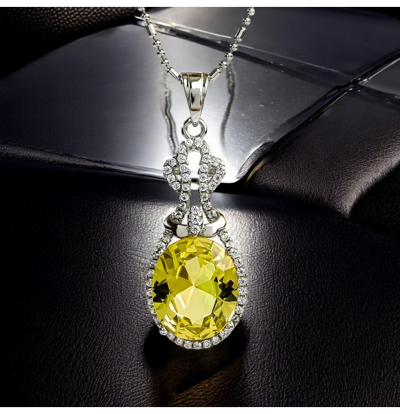 Hermoso Dije de Plata .925 con Alejandrita Amarilla 32 mm x 12 mm