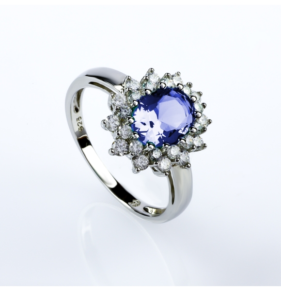 Anillo de Plata con una Piedra de Tanzanita