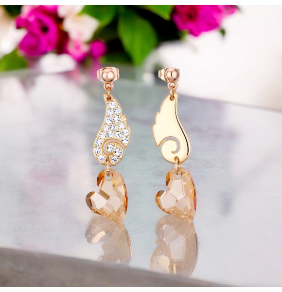 Hermoso Juego de Collar y Aretes de Corazón color Champagne