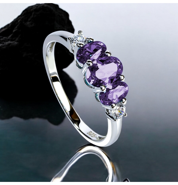 Anillo de Plata .925 con 3 Gemas de Amatista