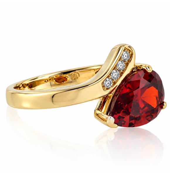 Anillo de Opalo Cereza en Plata de Ley con Baño de Oro 14K