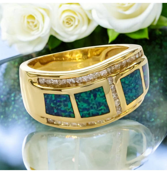 Hermoso Anillo de Opalo Australiano y Diamantes en Oro Macizo 14K