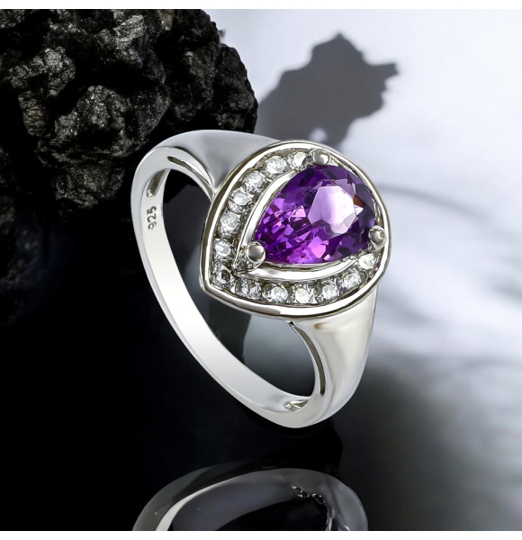 Anillo de Amatista en Corte de Pera