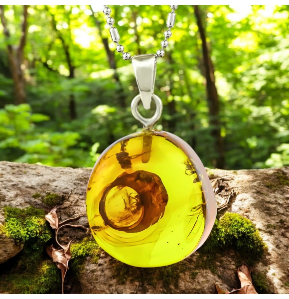 Dije Unico de Ambar Natural Con Hormiga 25mm x 15mm