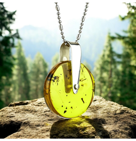 Dije de Ambar Natural Con Mosquito 25 mm x 20 mm