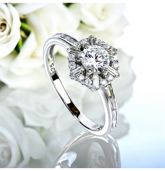 Anillo de Compromiso En Plata de Ley Corte Brillante