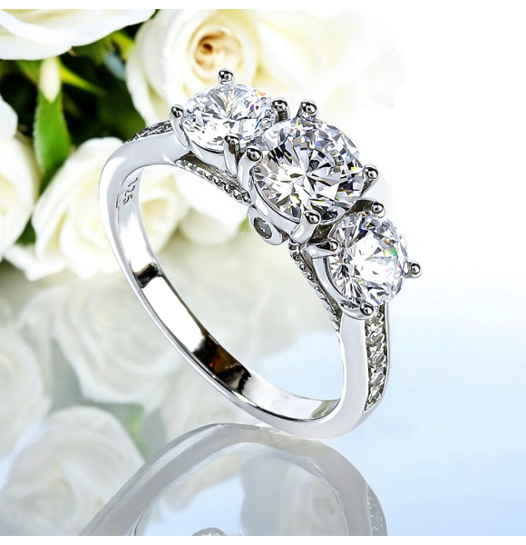 Anillo de Compromiso En Plata de Ley 3 Piedras