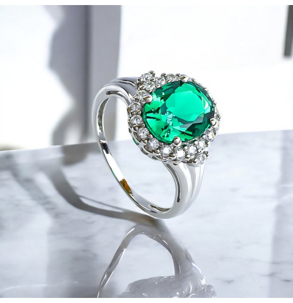 Anillo de Plata Con Esmeralda