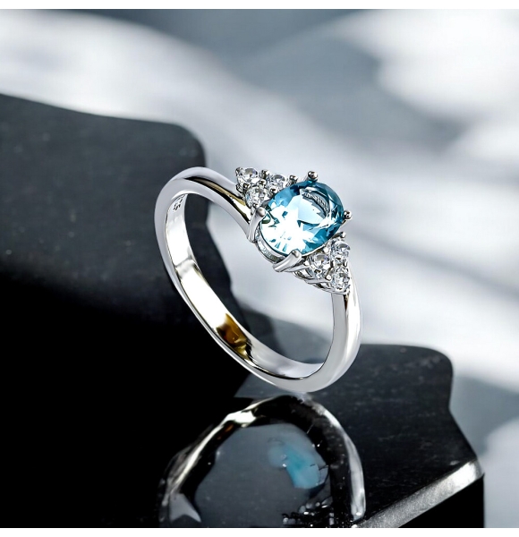 Anillo de Aguamarina en Plata Fina .925