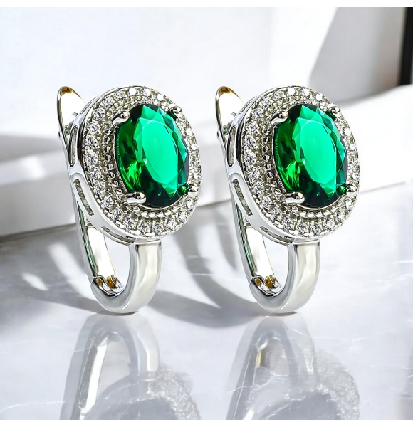 Set de Plata .925 con Corte Ovalada Esmeralda Aretes y Dije