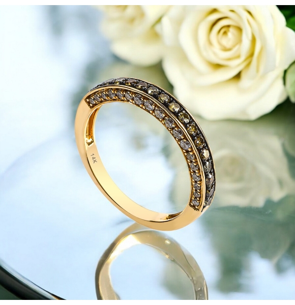 Anillo de Oro Amarillo de 14K con Diamante Chocolate