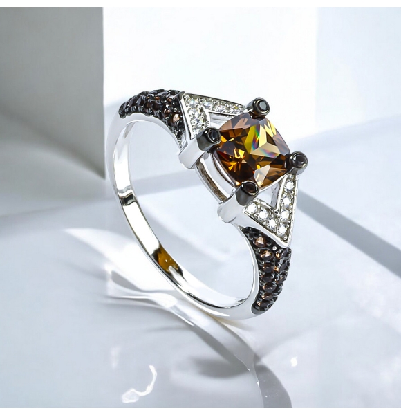 Anillo de Diamante Chocolate Corte Princesa