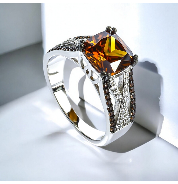 Anillo de Plata Con Diamante Chocolate