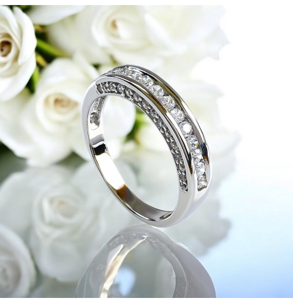 Hermoso Anillo de Compromiso En Plata