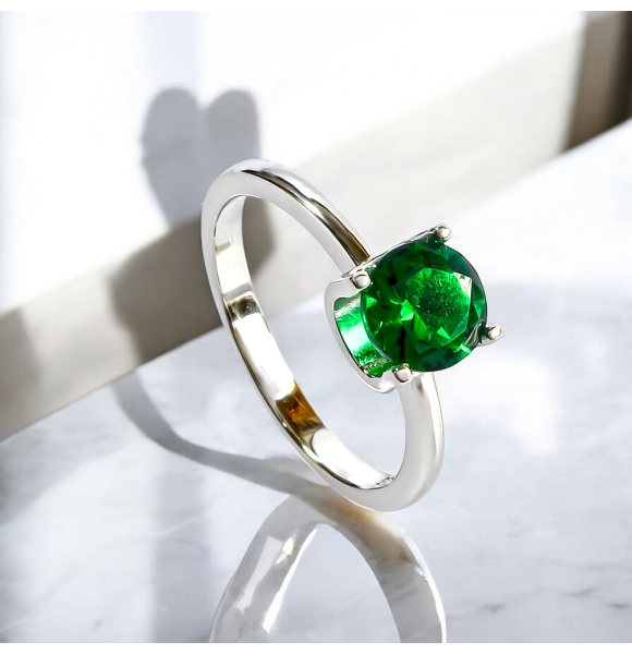 Anillo Solitario Esmeralda Corte Redonda en Plata de Ley 925
