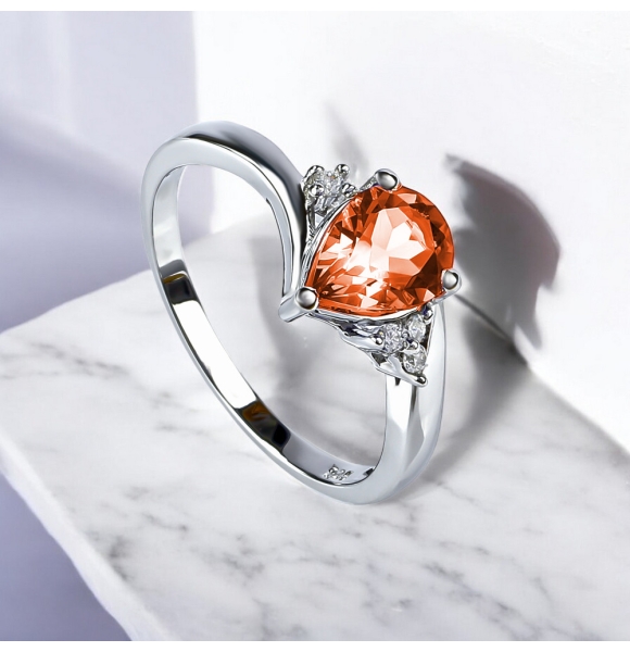 Anillo de Opalo de Fuego en Plata .925 8 mm x 6 mm