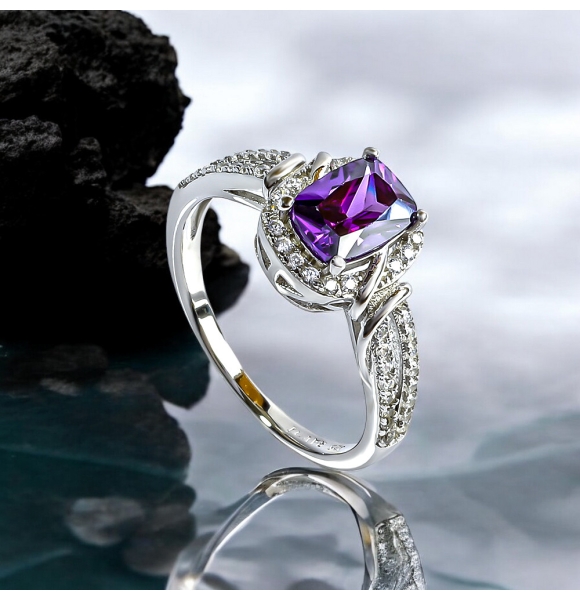 Anillo Piedra Amatista Talla Esmeralda 7 mm x 5 mm