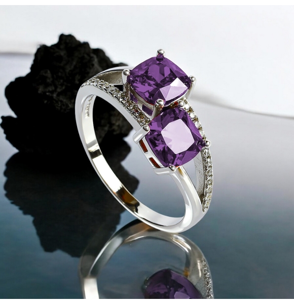 Anillo de Plata de Ley Con Amatista