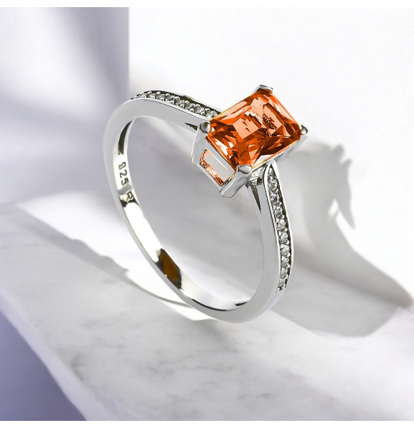 Anillo de Compromiso Opalo de Fuego