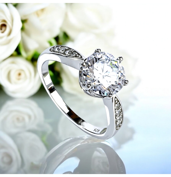 9 mm Corte Brillante Anillo de Solitario en Plata .925