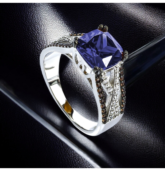 Anillo de Plata Con Tanzanita y Diamante Chocolate