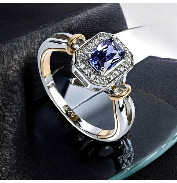 Anillo de Plata Con Tanzanita Corte Esmeralda 6 mm x 4 mm