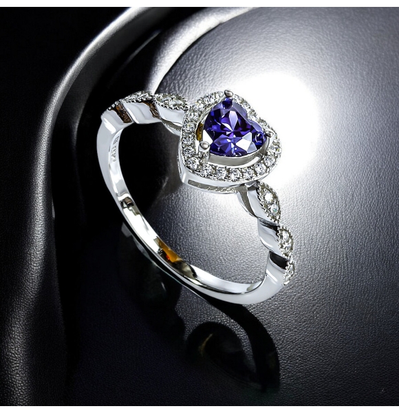 Anillo de Corazon Tanzanita