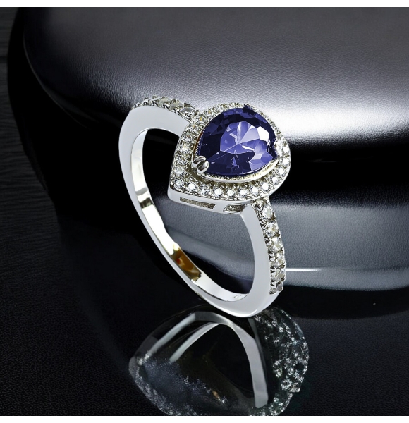 Anillo de Compromiso con Tanzanita Corte Pera