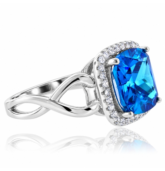 Anillo Precioso de Topacio Azul en Plata