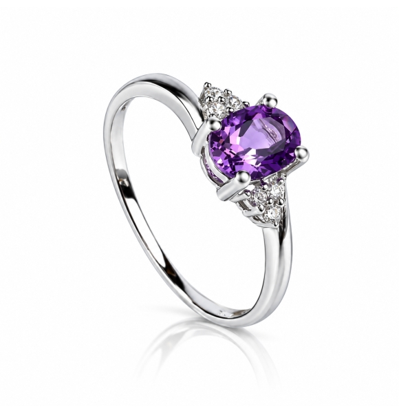 Lujoso Anillo de Plata con Amatista