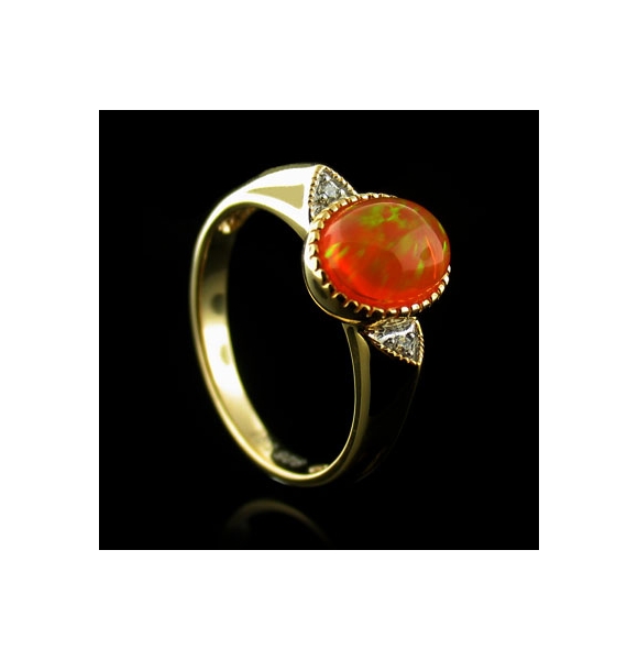 Anillo con Opalo de Fuego en Plata con Chapa de Oro