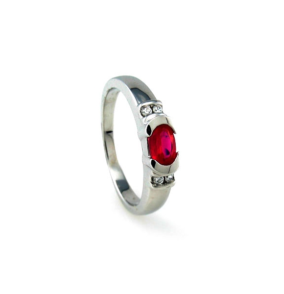 Anillo de Rubí Rojo en Plata Fina .925