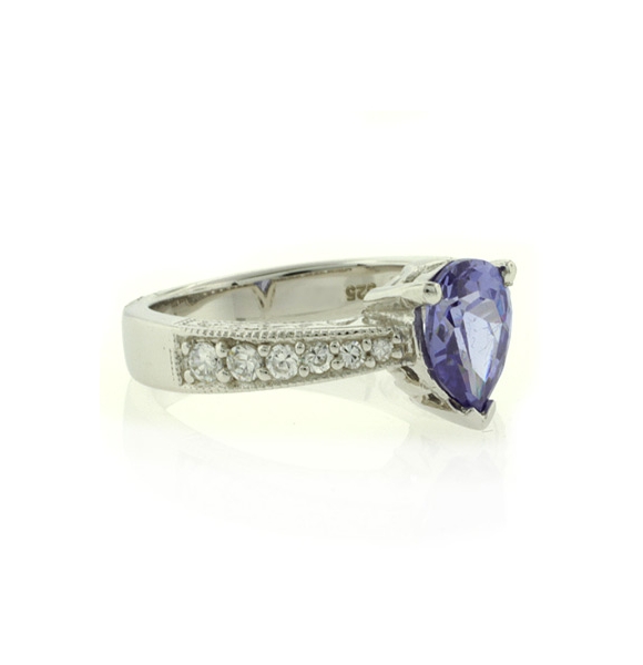 Anillo de Plata con Tanzanita de Alta Calidad