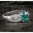 Anillo con una Gema de Esmeralda en Plata .925